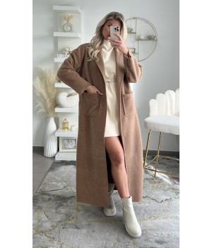 Coat bouclé camel