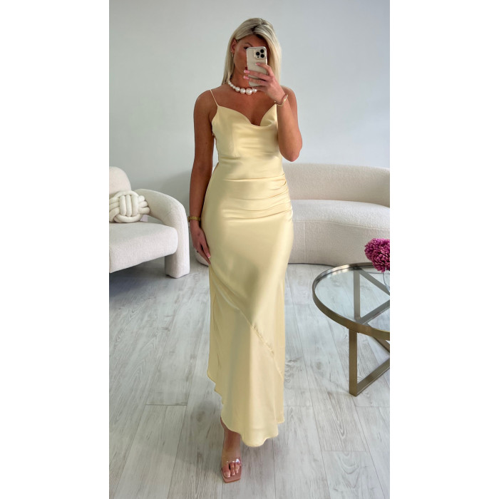 Robe jaune pastel