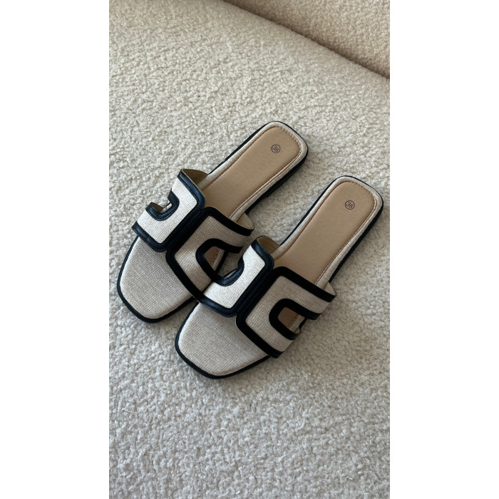 Claquettes noir et beige