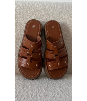 claquette marron