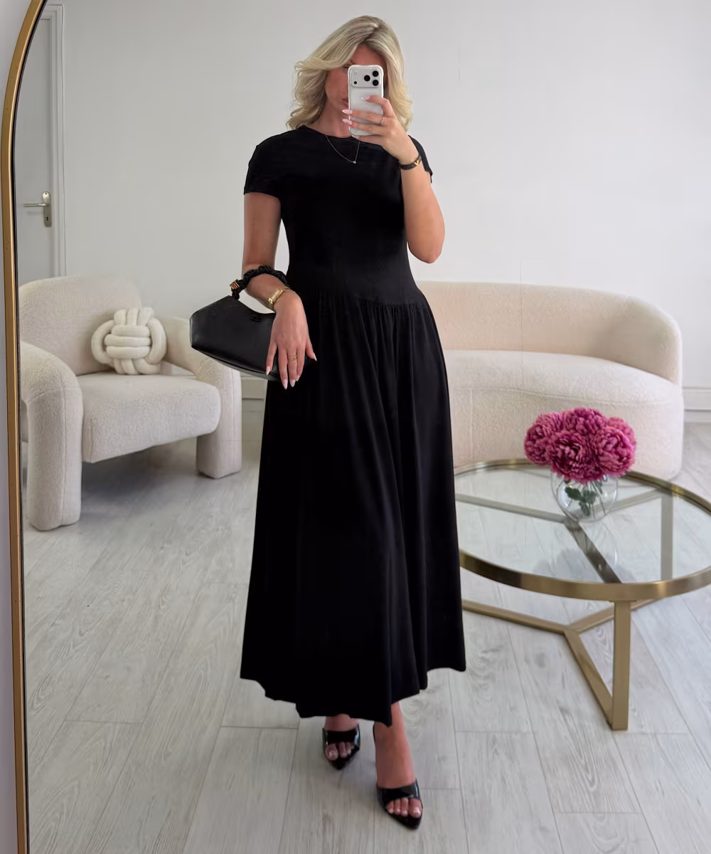 Robe t-shirt old money noire - DRESS DESIREE