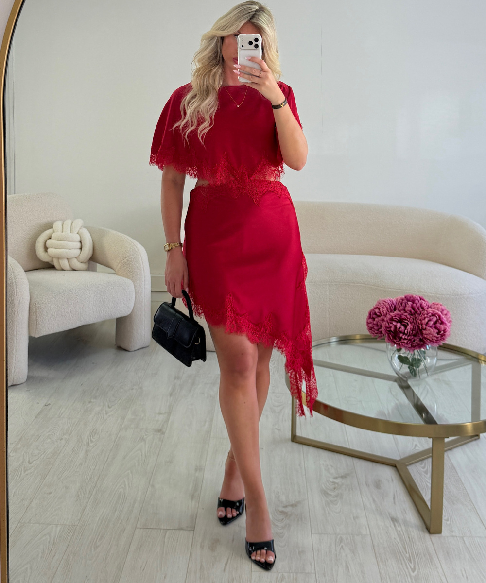 Robe cape dentelle rouge - DRESS DESIREE
