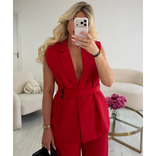 Fitted red sleeveless blazer