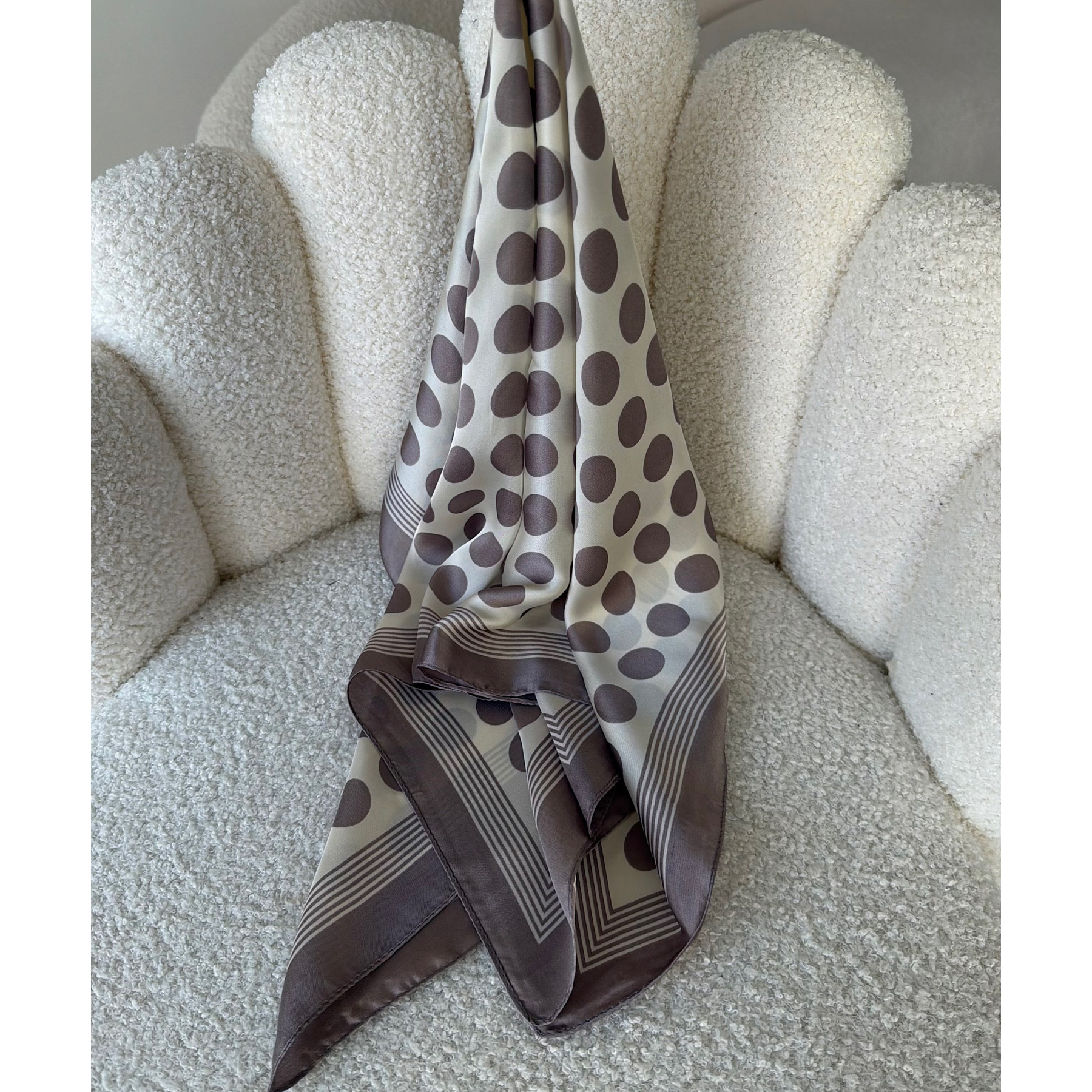 Taupe polka scarf - DRESS DESIREE