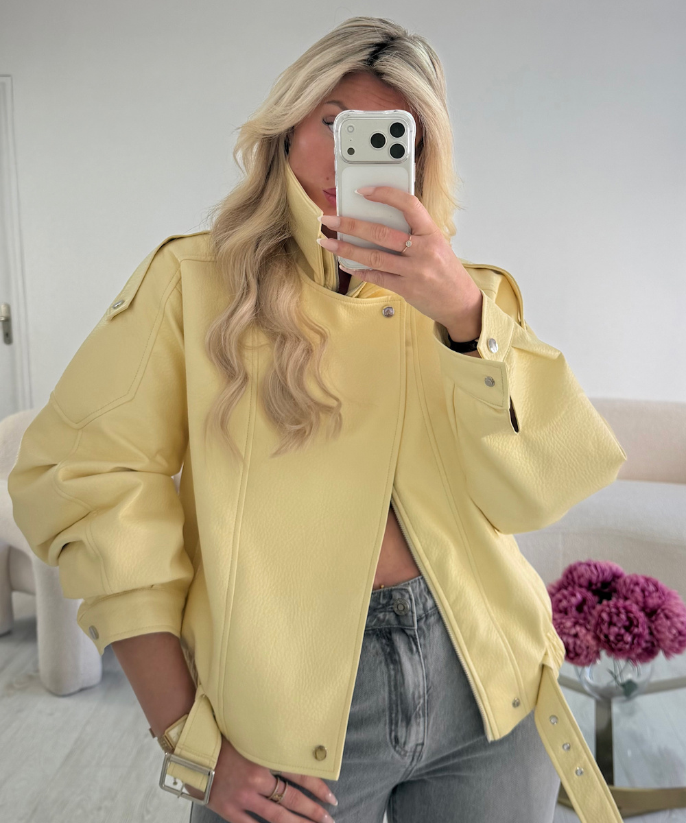 Veste simili col montant jaune pastel