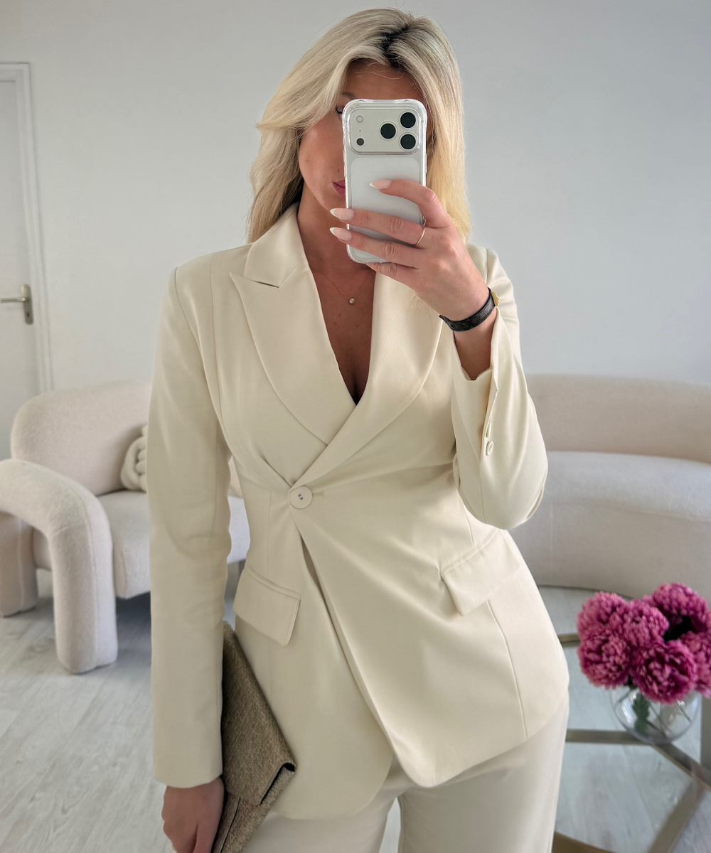 Creamy thick fitted blazer - DRESS DESIREE