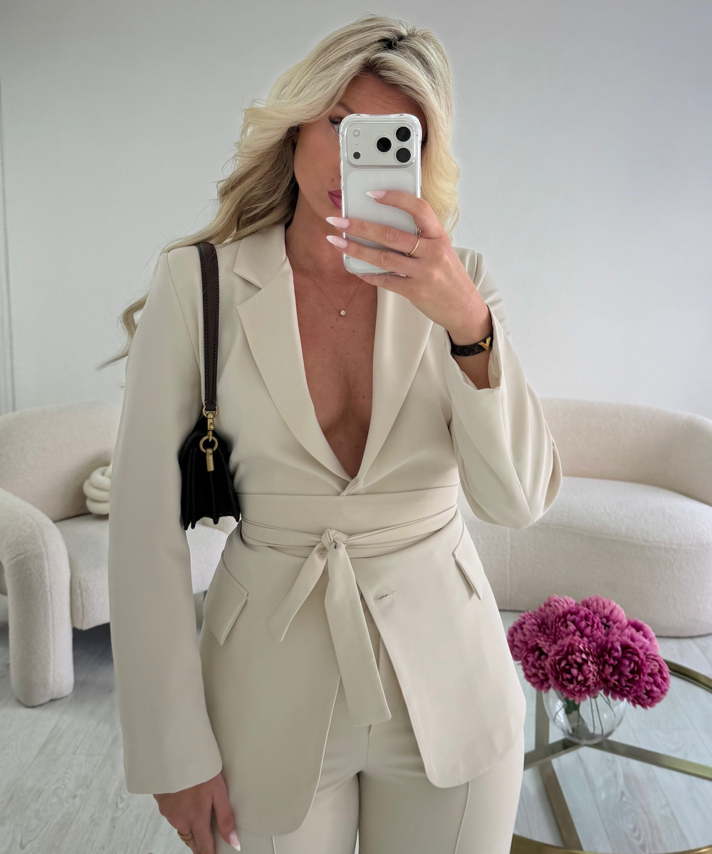 Creamy heather fitted/straight blazer