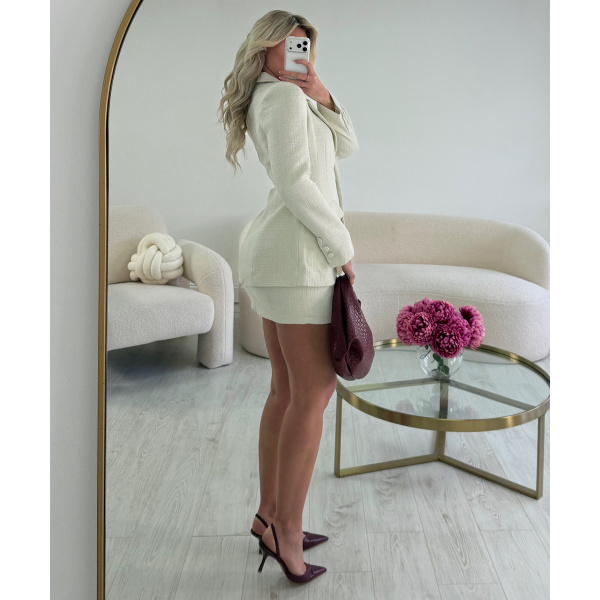Thick white fitted tweed blazer