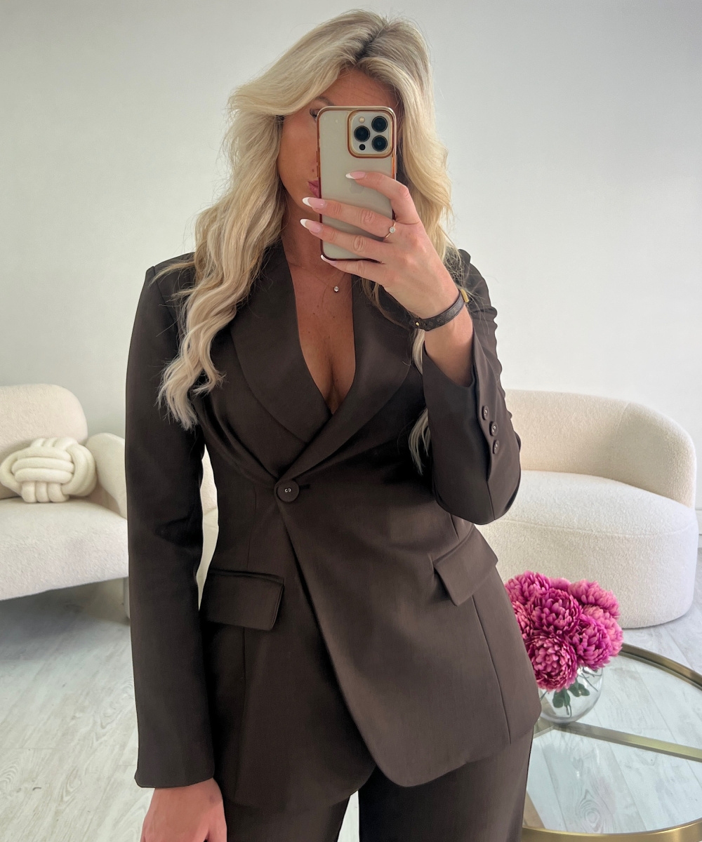 Structured choco fitted blazer - DRESS DESIREE