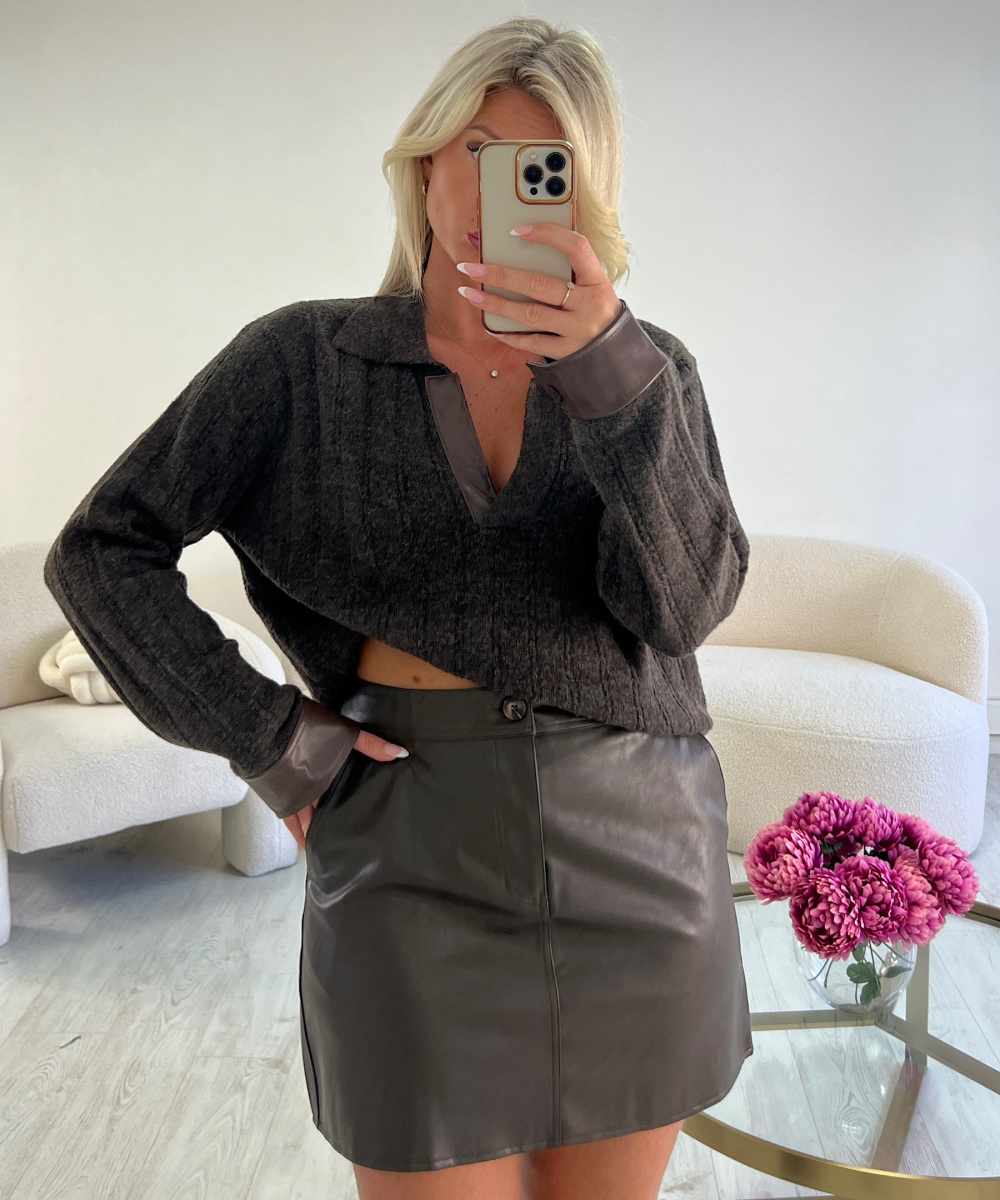 Straight faux leather skirt in iced chocolate
