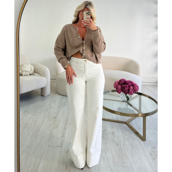 Extra long white jeans with brown stitching - DRESS DESIREE