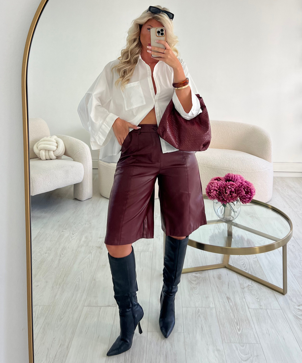 Burgundy faux leather Bermuda shorts