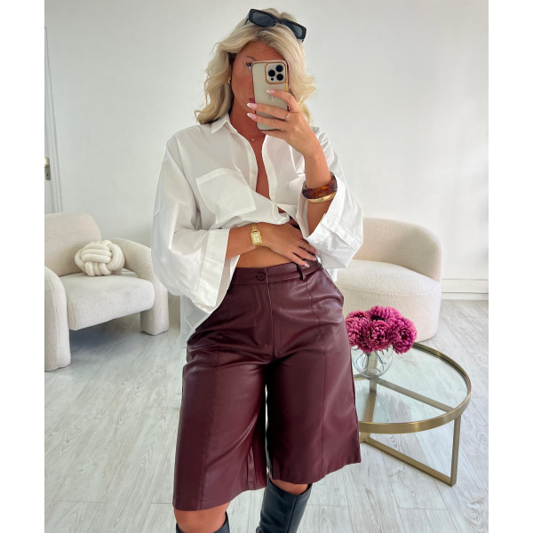 Burgundy faux leather Bermuda shorts