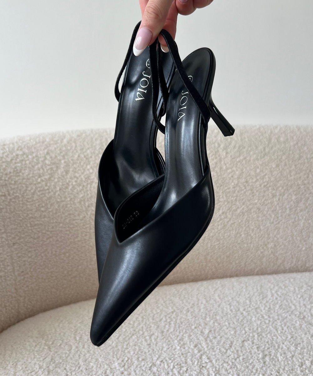 Black court shoes
