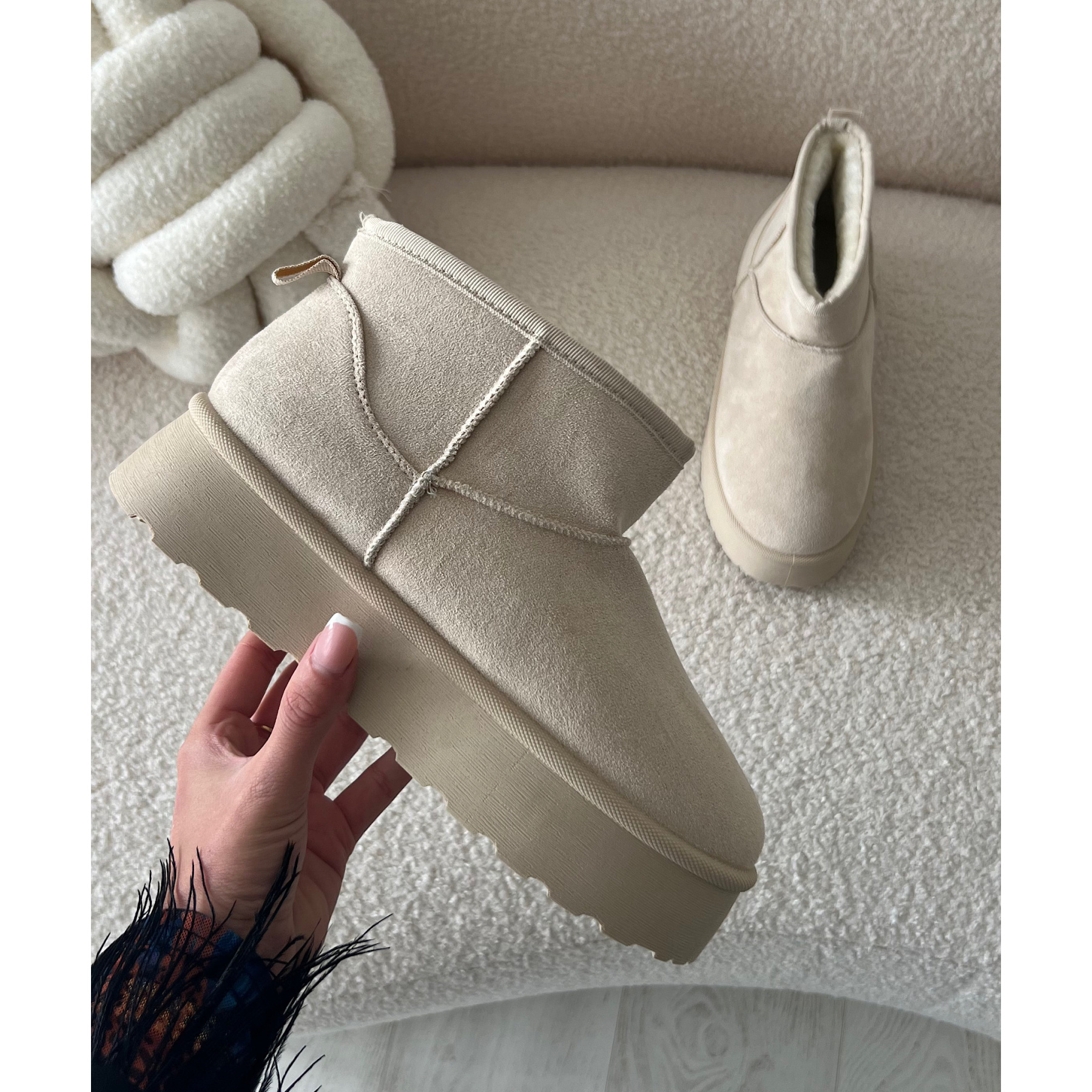 Beige high mules with fur - DRESS DESIREE