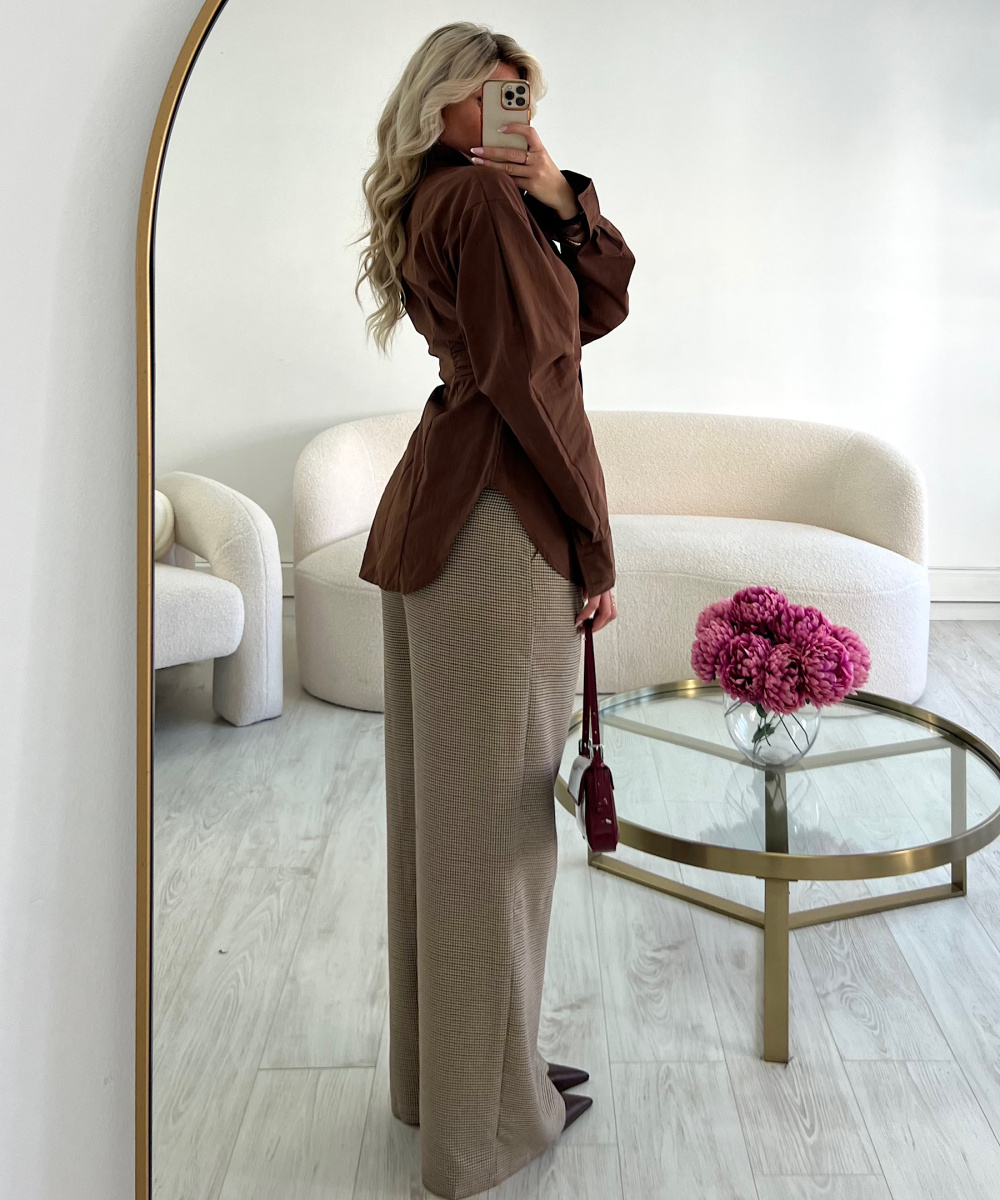 Brown fitted shirt
