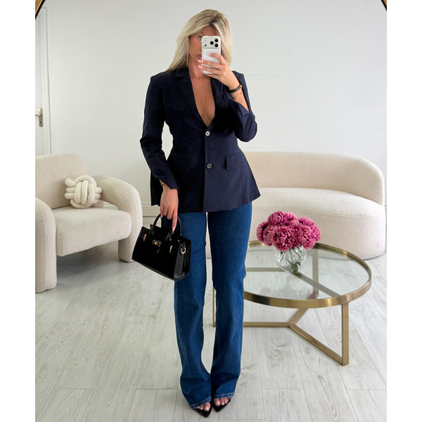 Sleeveless navy blue fitted blazer