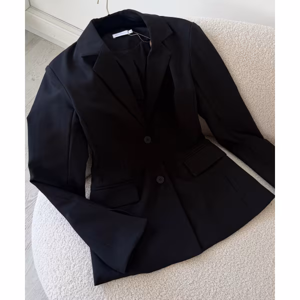 Blazer Structuré Noir Femme | Cintré & Élégant | Dress Désirée